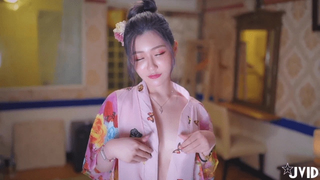 Cuộc gặp gỡ cùng cô chủ khách sạn xinh đẹp - VLXX.AS