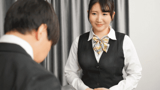 032324_001 – Em hướng dẫn viên nghịch ngợm