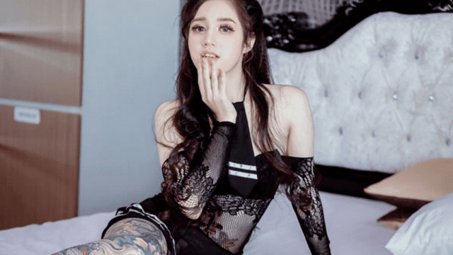 Ðịt tập thể em thánh nữ Vanky - VLXX.AS