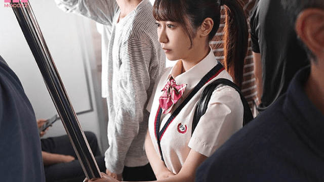 MIDV-599_Em nữ sinh váy ngắn trên tàu điện Ono Rikka - VLXX.AS